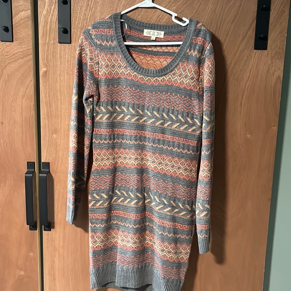Pink rose sweater dress. Size large But Fits Like Medium!